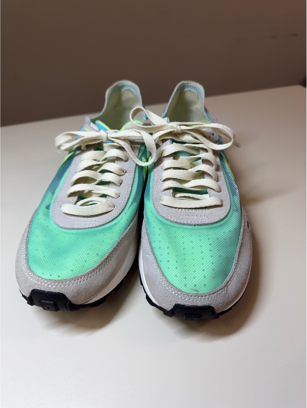 Nike Waffle One Green and Blue Running Sneakers Size 9